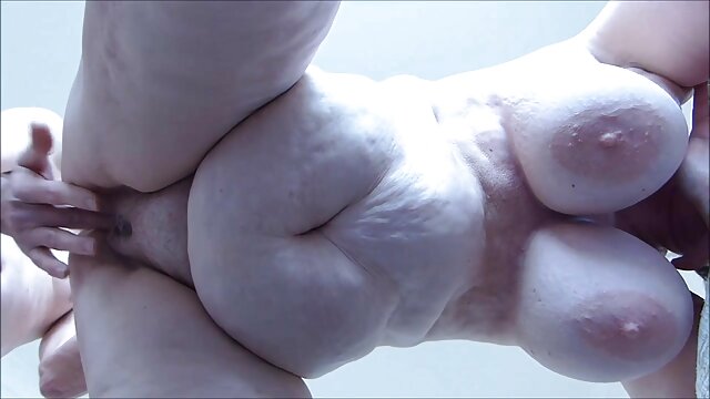 Fiesta de sexo maduro de lesbianas maduras con jovenes la abuela, parte 2