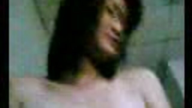 Horny Footsie Babe quiere lesbianas xxz follar