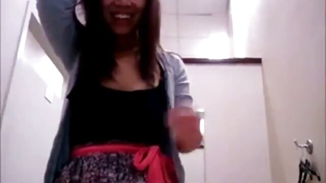 Tetona de culo gordo cabalga la polla de un extraño videos hot lesbianas